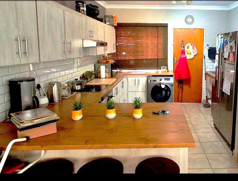 2 Bedroom Property for Sale in Langenhovenpark Free State